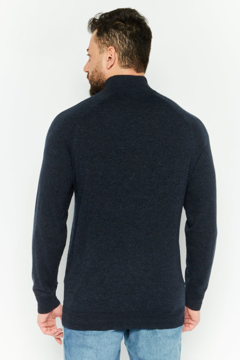 Lyle & Scott سويت شيرت رجالي بأكمام طويلة وياقة عالية بشعار العلامة التجارية، أزرق داكن - Image 4