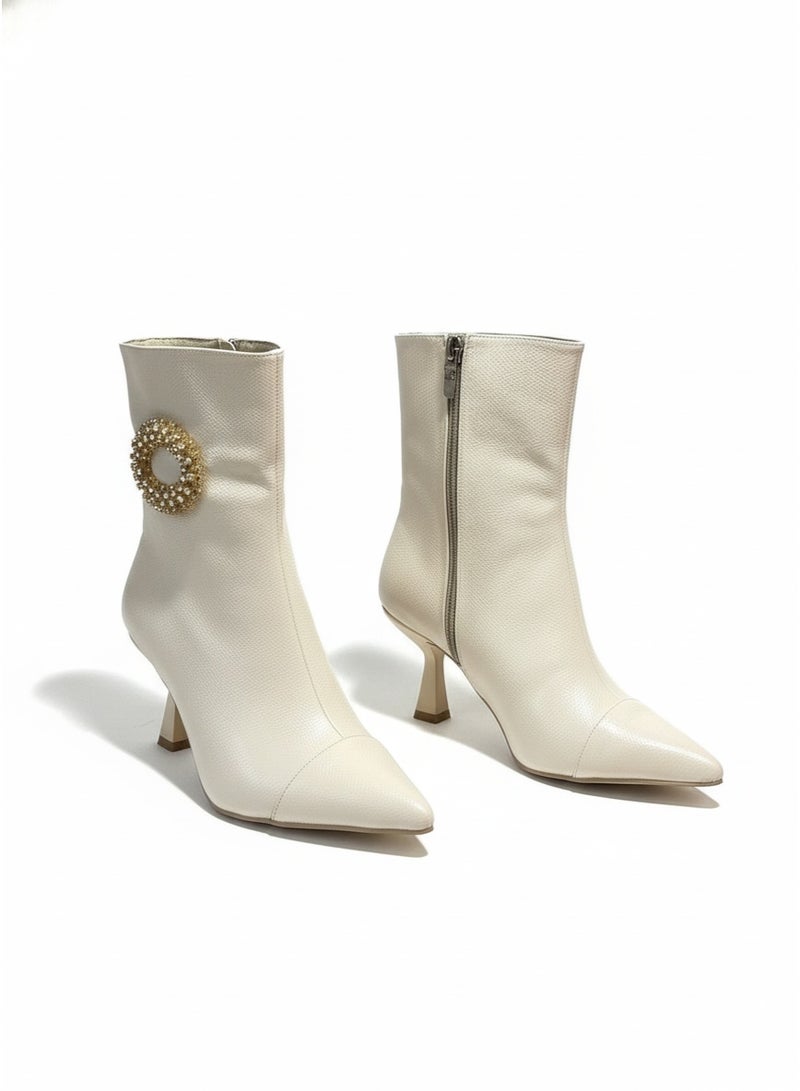 Vbranda Elegant leather boot adorned with crystal on the side - Image 3
