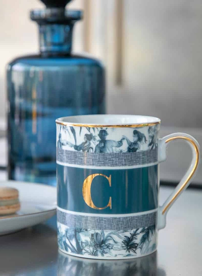 Baci milano Porcelain Coffee Mug - Letter U (10.5 cm), Alphabet Mug with Gold Trim, Customized Mug for Coffee or Tea, Versailles-Inspired Design, Gifts for Women (Incl Gift Box) - Image 3