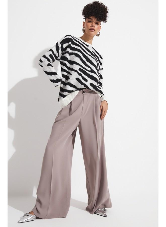 جون بنطلون واسع بخصر مطوي وتفاصيل رمادي حصري لشهر يونيو - Image 1