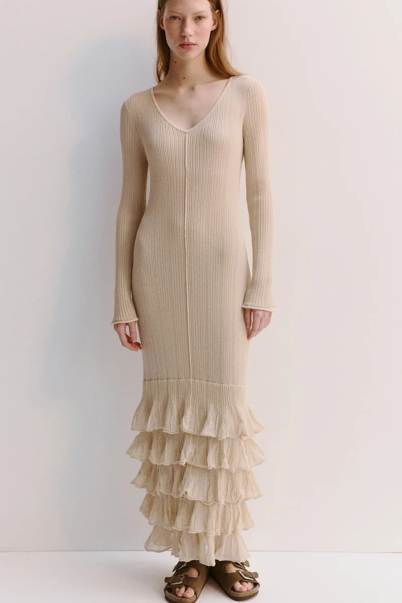 اتش اند ام صندل من الجلد السويدي