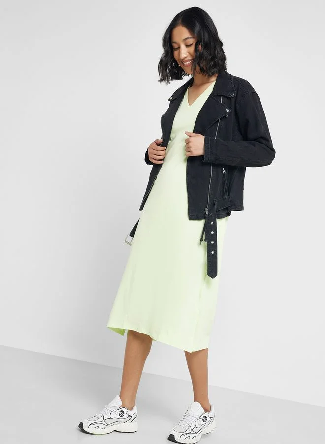 Ginger Basics Relaxed V-Neck Midi Dress