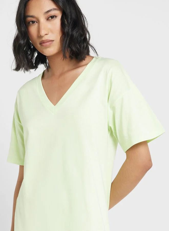 Ginger Basics Relaxed V-Neck Midi Dress