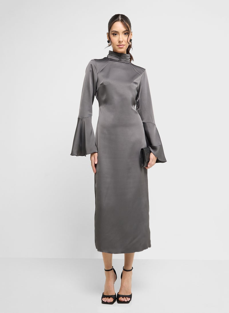 فيرو مودا فستان ساتان بأكمام واسعة - Image 4