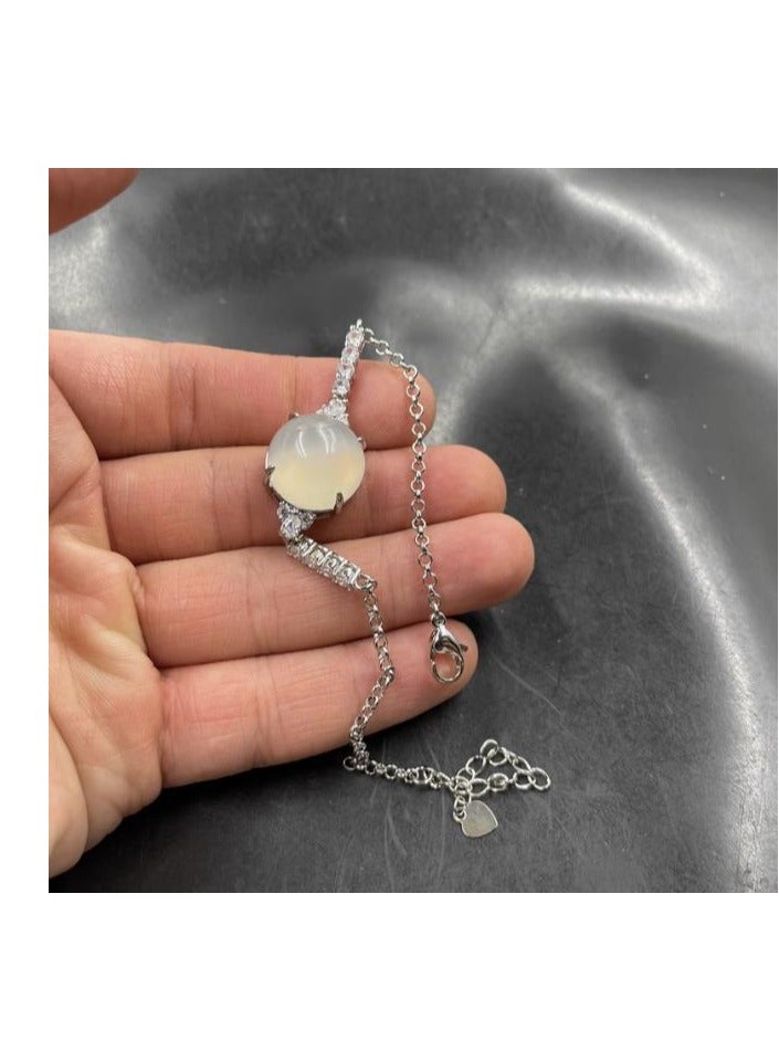 Women's Exquisite High-End Atmospheric Bracelet  - Image 1