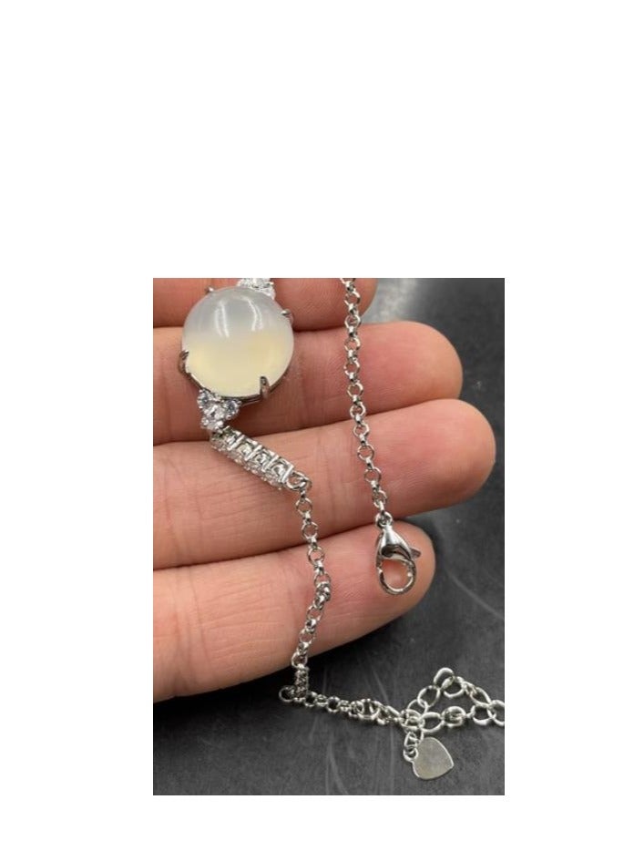 Women's Exquisite High-End Atmospheric Bracelet  - Image 2