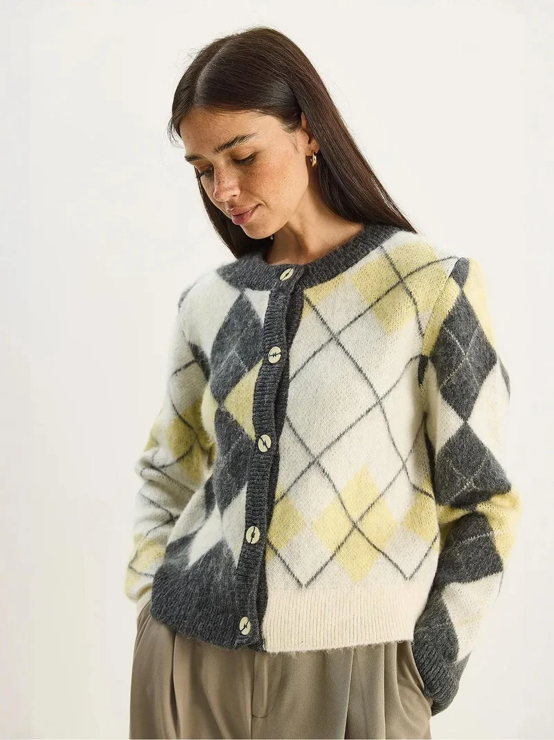 Bianco Lucci LUCCI Ribbed Thick Knit Cardigan with Button Closure