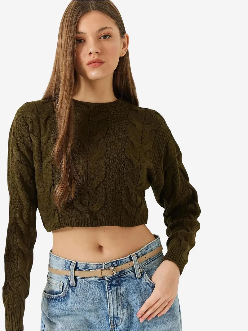 Bianco Lucci LUCCI Textured Ribbed Crop Sweater with Crew Neck