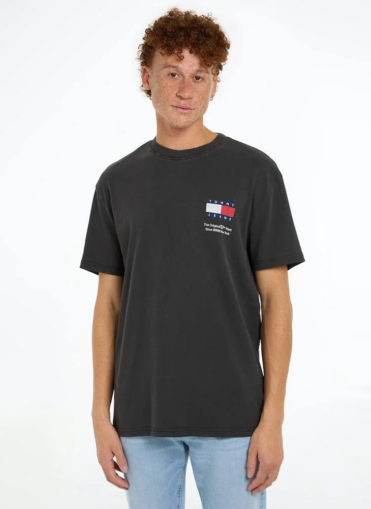 TOMMY JEANS Logo Crew Neck T-Shirt