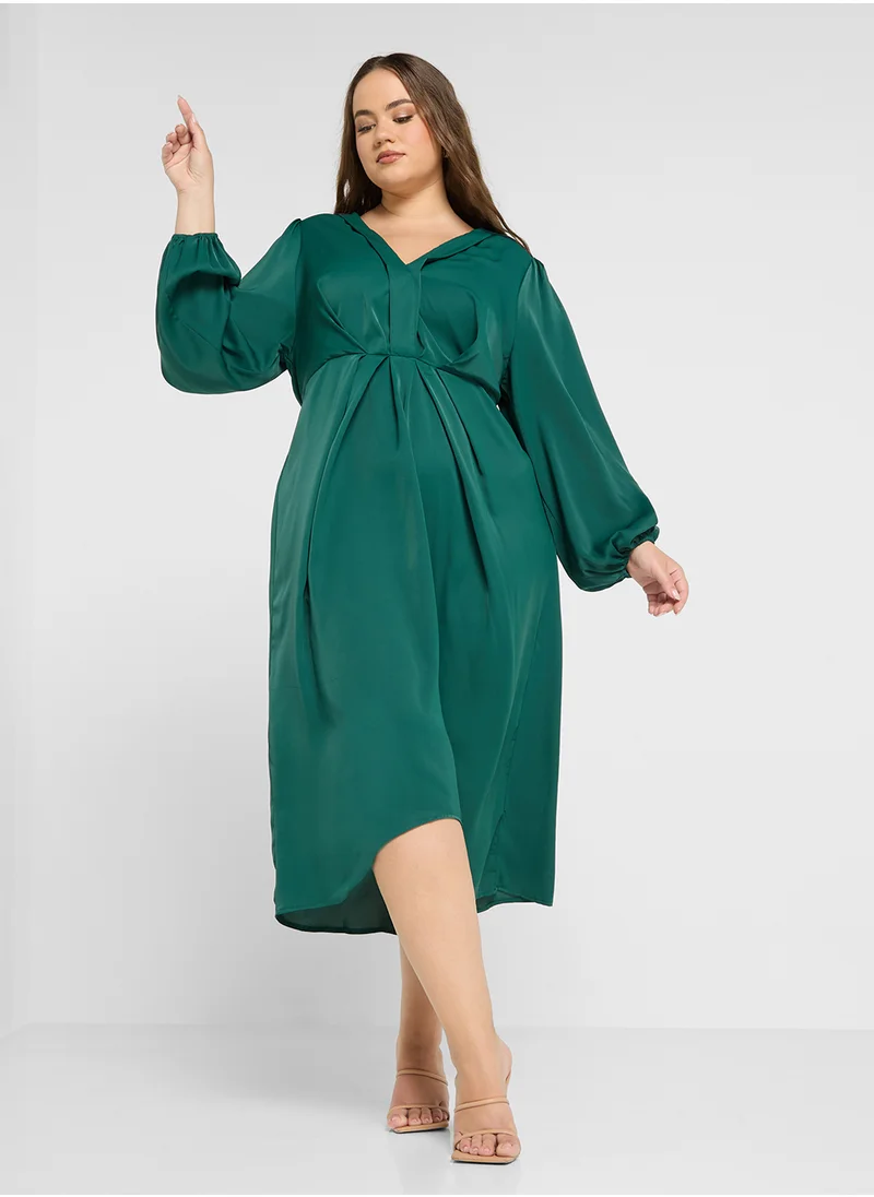 جينجر بلس V Neck Shift Dress