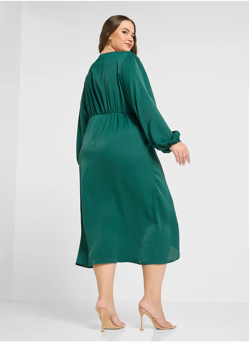 جينجر بلس V Neck Shift Dress