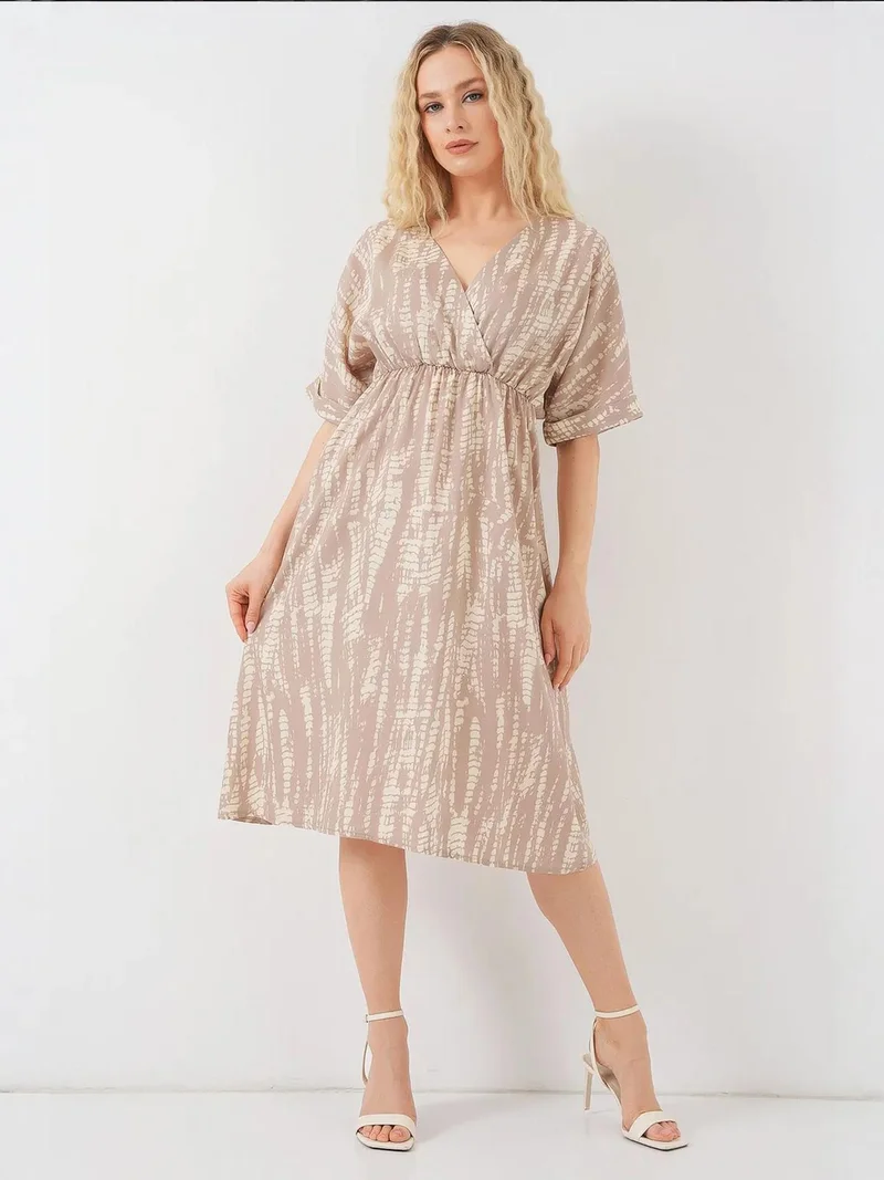 بيغ دارت فستان ميدي بياقة على شكل حرف  ورباط