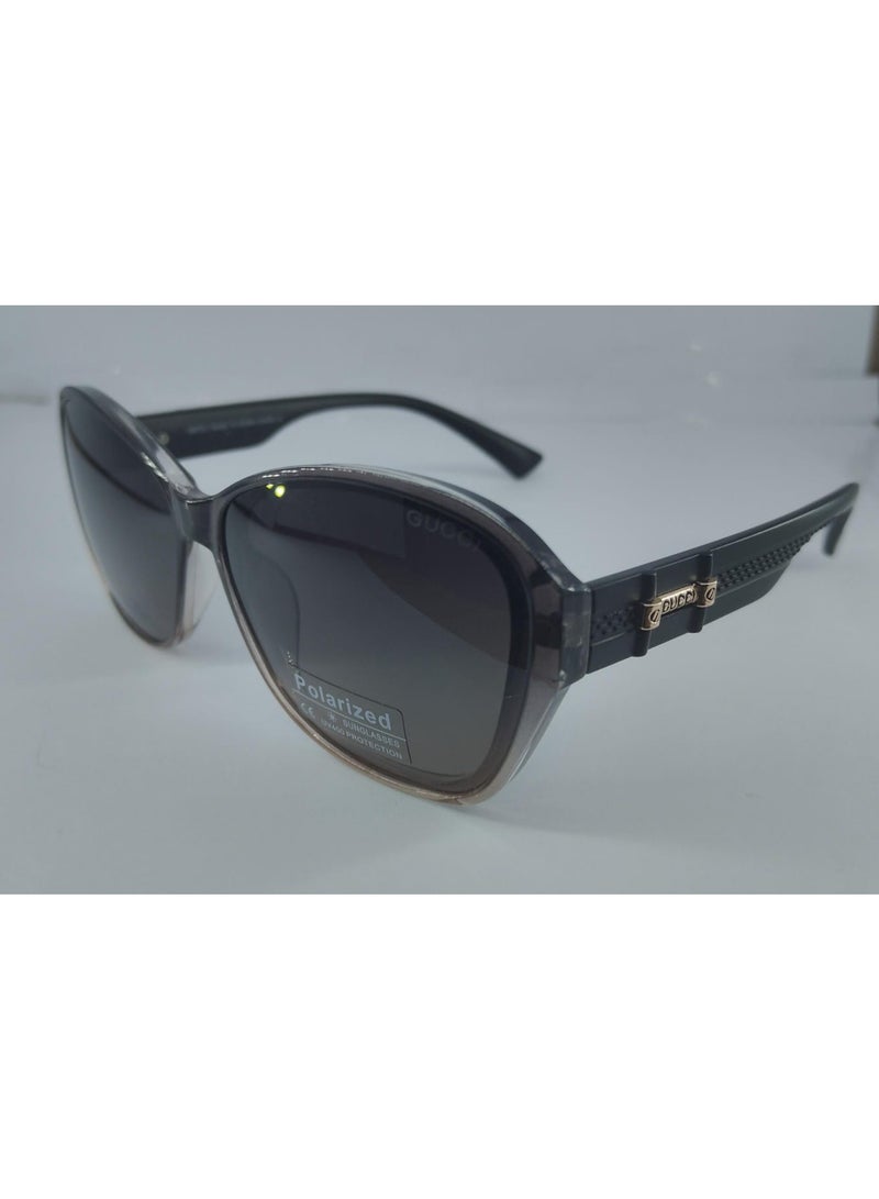 GUCCI Luxury Sunglasses for the Modern Woman – Elegant Black with a Touch of Sophistication - Image 2