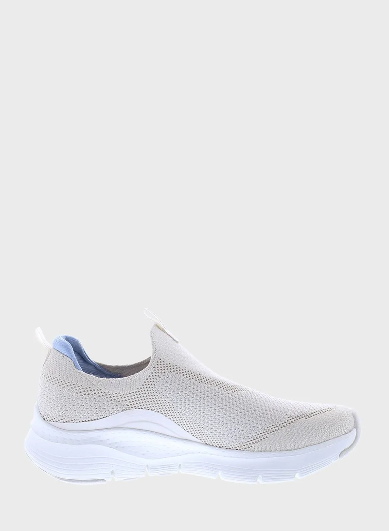SKECHERS Arch Fit