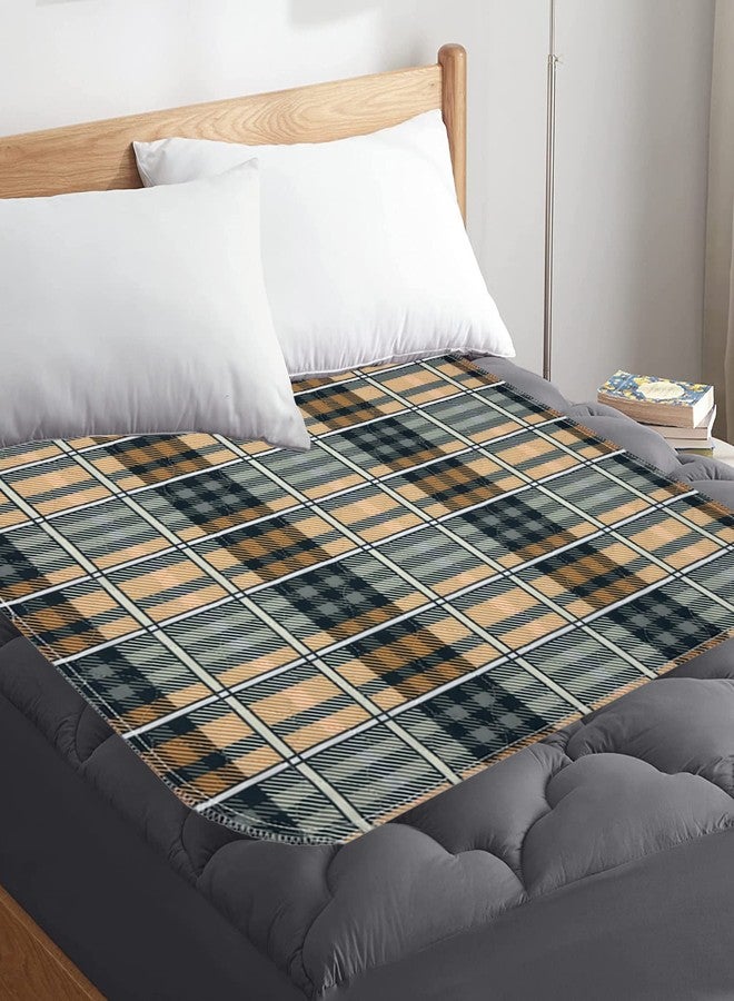 GRUENERDE Washable Non-Slip Large Bed Pad for Incontinence for Adults Waterproof Absorbent Plaid Pee Pad Holder Stay in Place 32x54In - Image 1