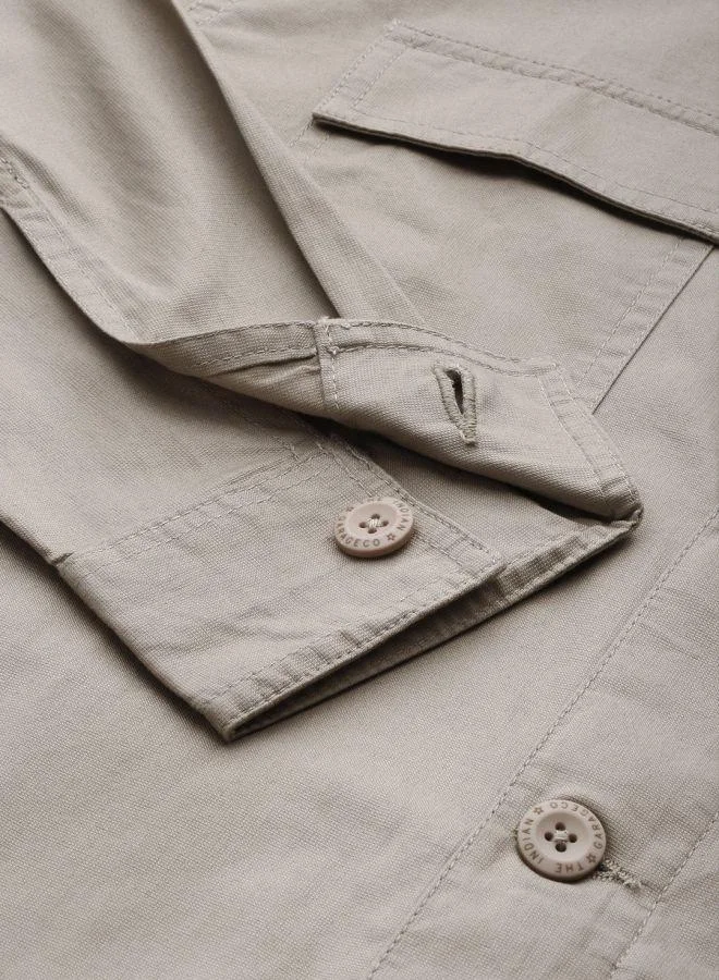 شركة المرآب الهندية Men Slim Fit Solid Full Sleeves Cutaway Collar Casual Over Shirt