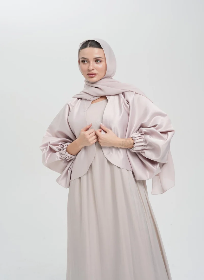 Meem by Mariyah Flowy abaya with jacket