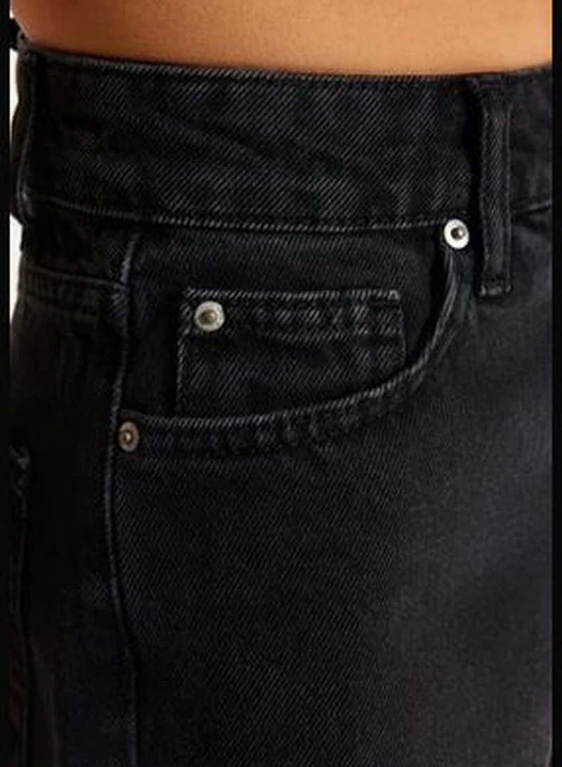 ترينديول شورت دينم أسود TWOSS23SR00199