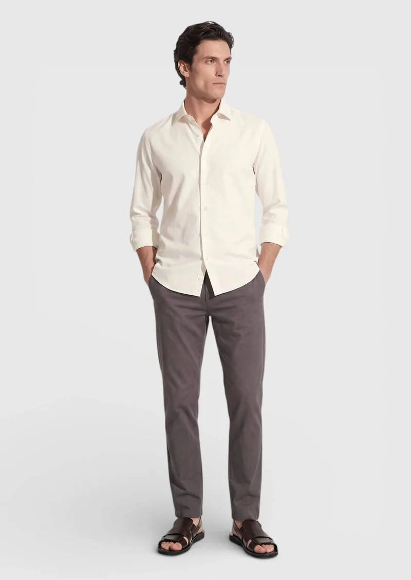 رامسي قميص بيج سادة طويل بقصة كاجوال، مصنوع من القطن الخالص 100%