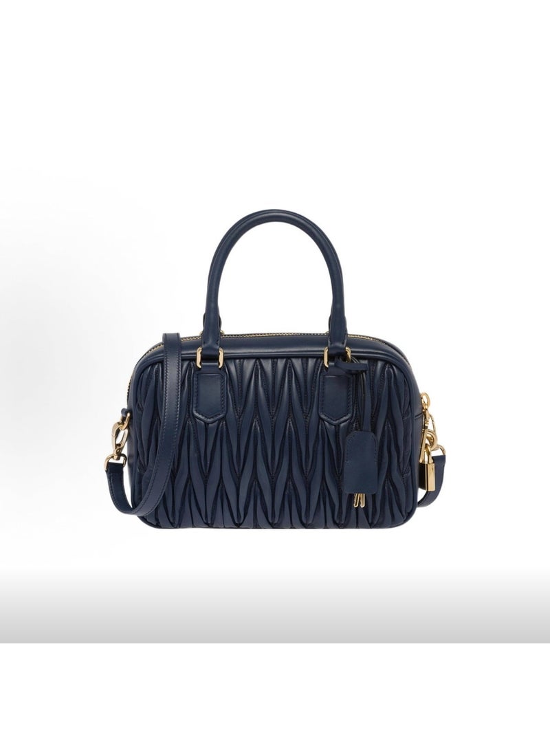 arcadie matelass é soft leather handbag with adjustable slanted shoulder bag