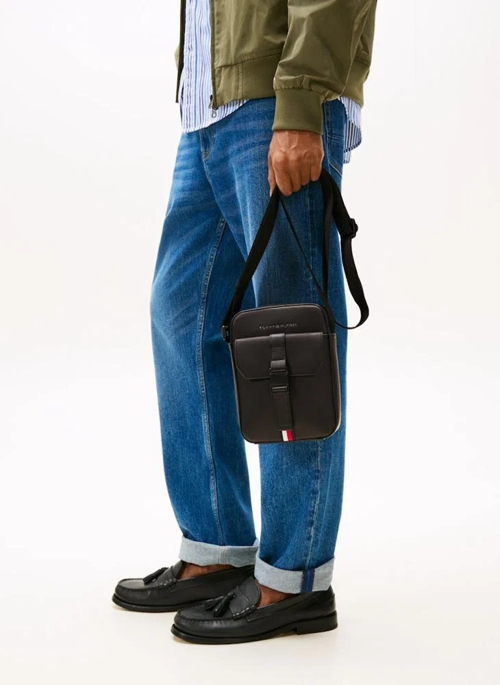 تومي هيلفيغر حقيبة رسول صغيرة بشعار