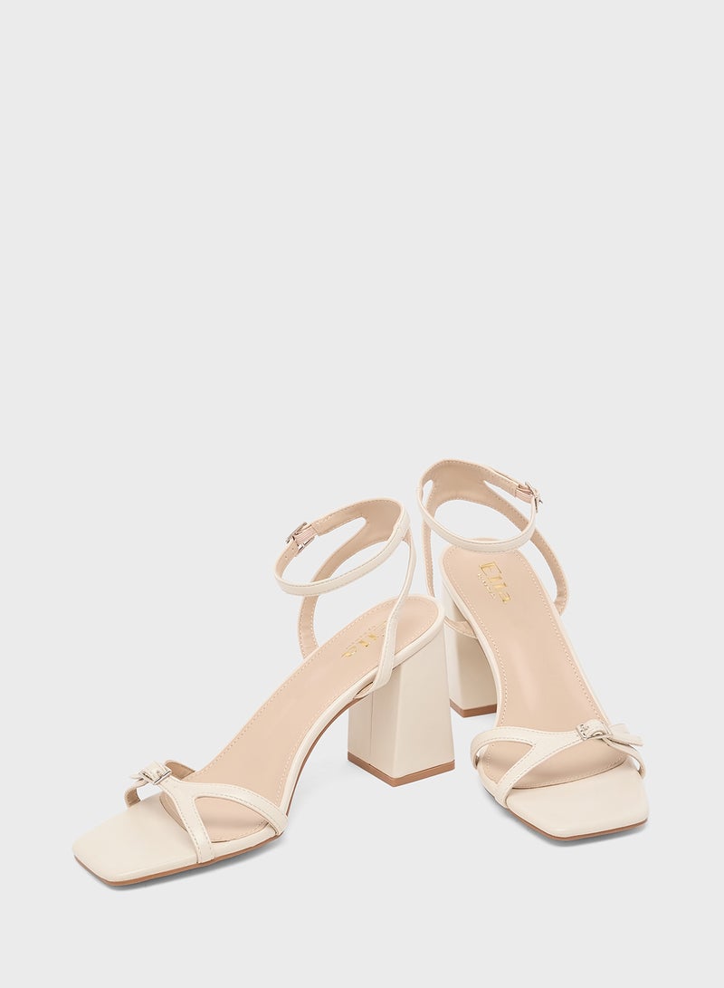 ايلا صندل بكعب عالٍ وحزام للكاحل - Image 4