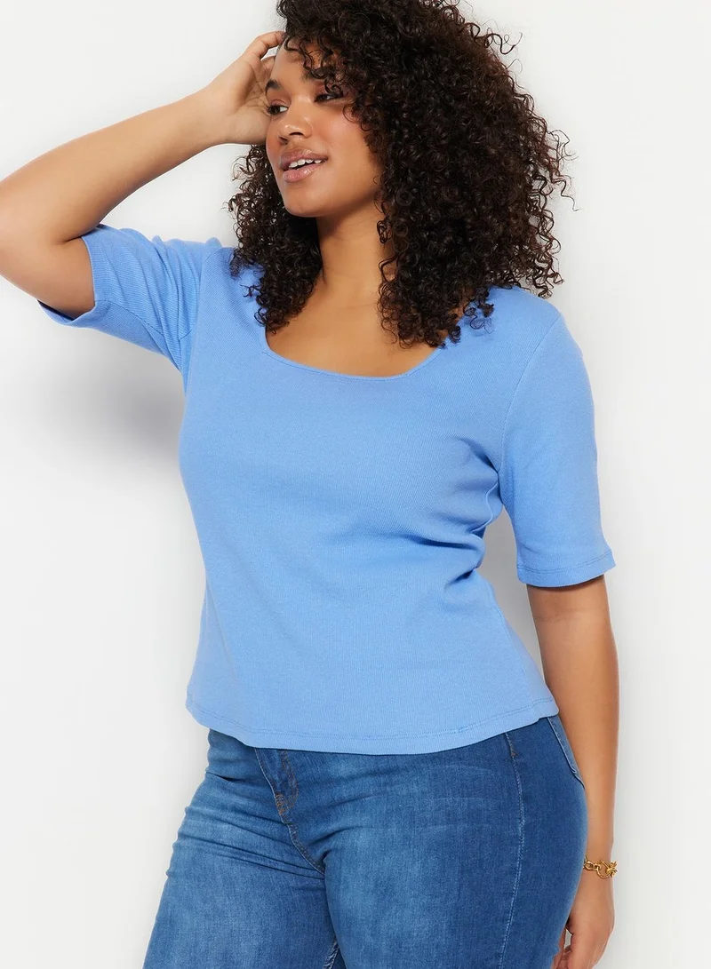 ترينديول كيرف Square Neck T-Shirt