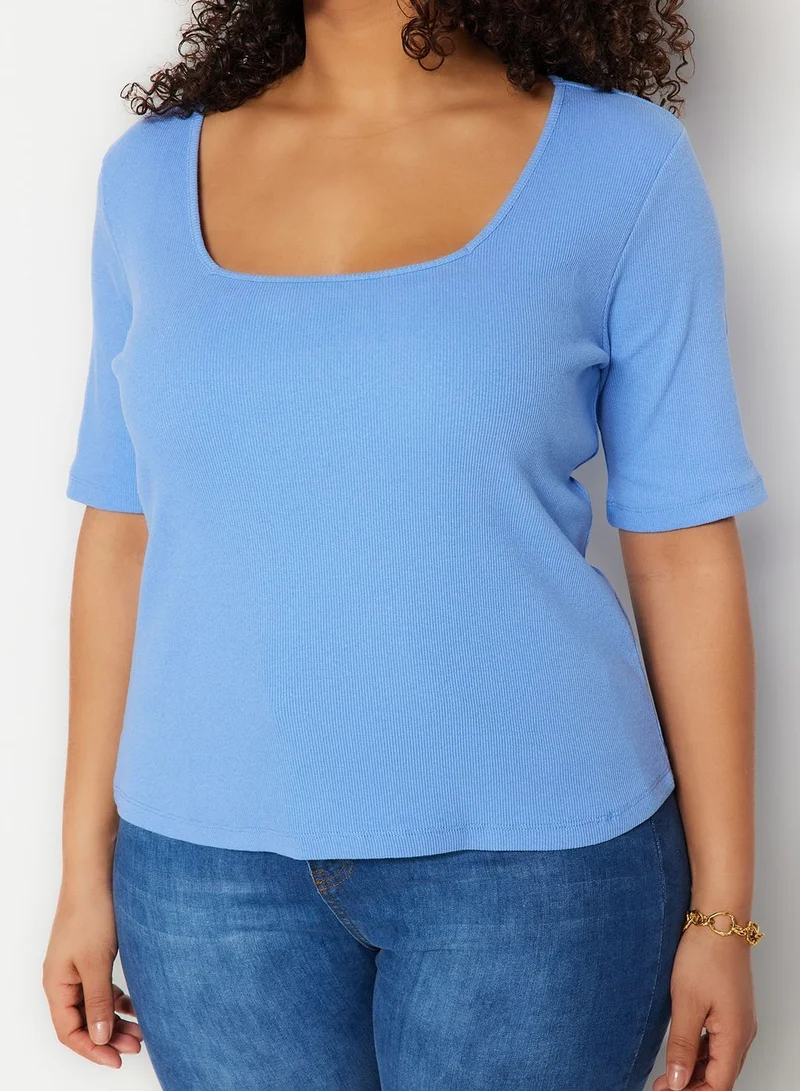 ترينديول كيرف Square Neck T-Shirt