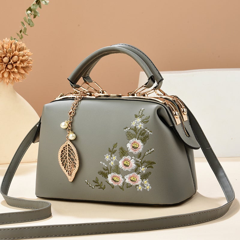 Selling Large-Capacity Handbag Bag National Style Flower Shoulder Bag Quality Women'S Bag Export Bag - Image 1