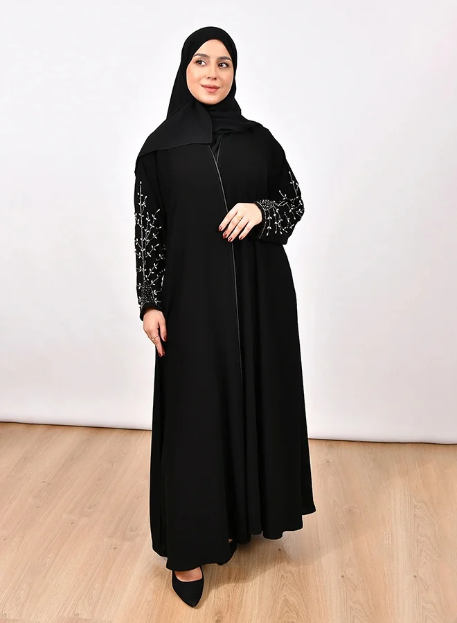 عبايات لمحة عباية نسائية سوداء أنيقة بحدود وتطريز لؤلؤي كثيف على الأكمام