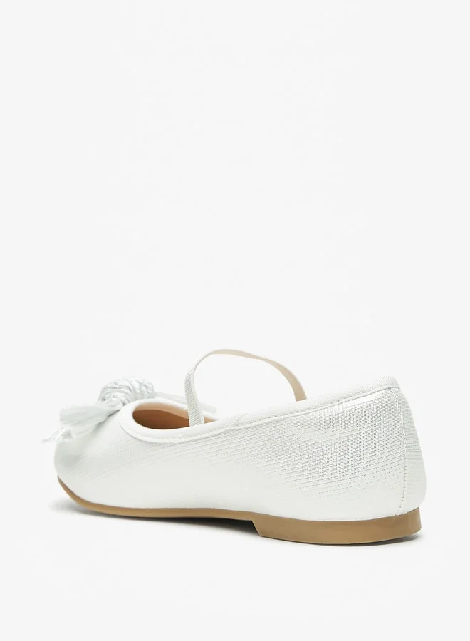 جونيورز Girls Textured Round Toe Ballerinas With Bow Detail