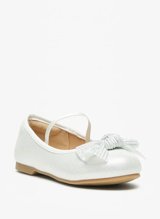جونيورز Girls Textured Round Toe Ballerinas With Bow Detail