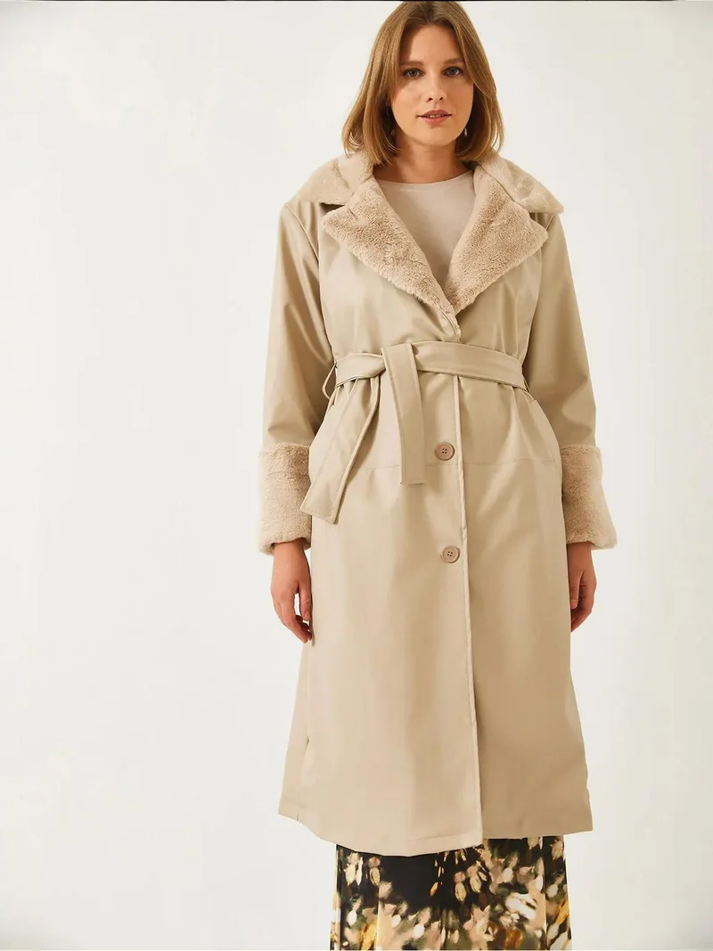Bianco Lucci LUCCI Faux Fur Detailed Long Faux Leather Trench Coat