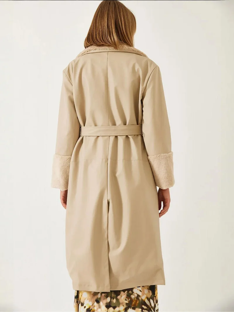 Bianco Lucci LUCCI Faux Fur Detailed Long Faux Leather Trench Coat