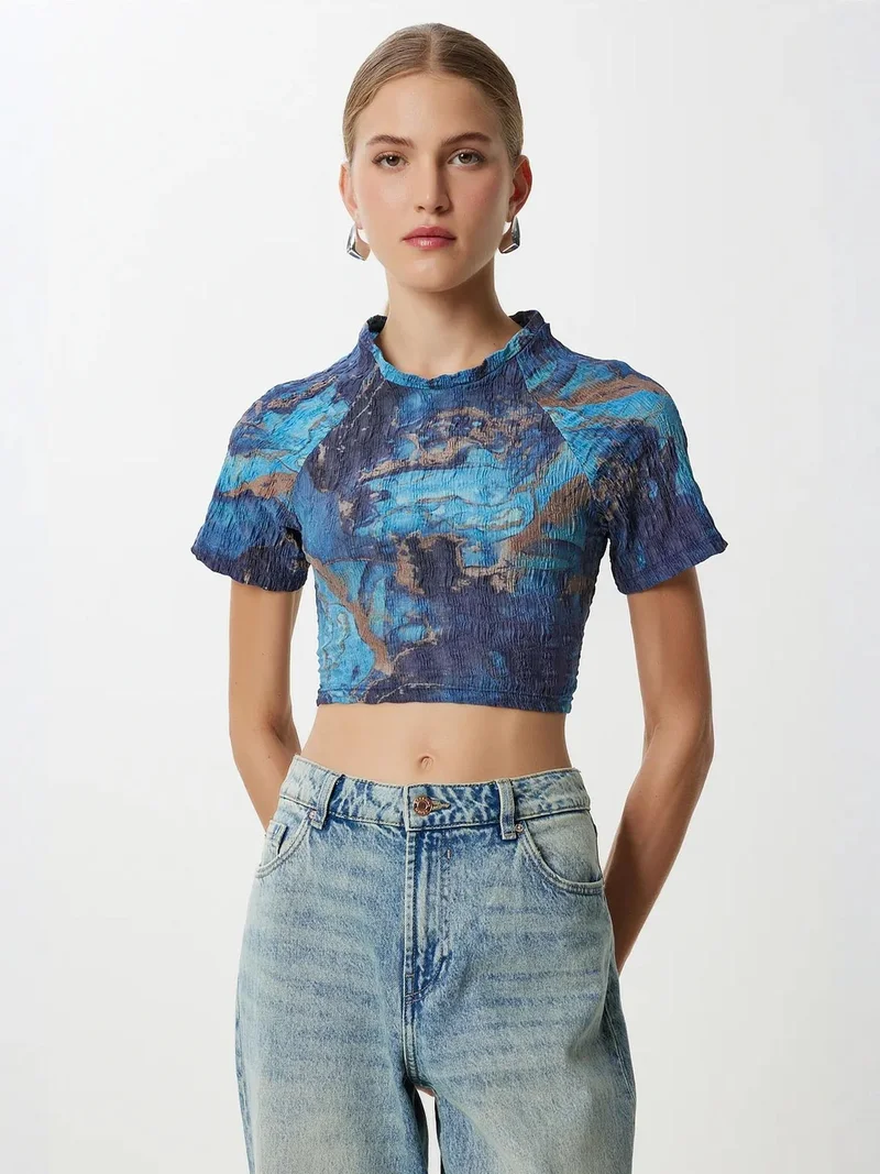 Happiness İstanbul ISTANBUL Abstract Print Short Sleeve Slim Fit Crop Blouse