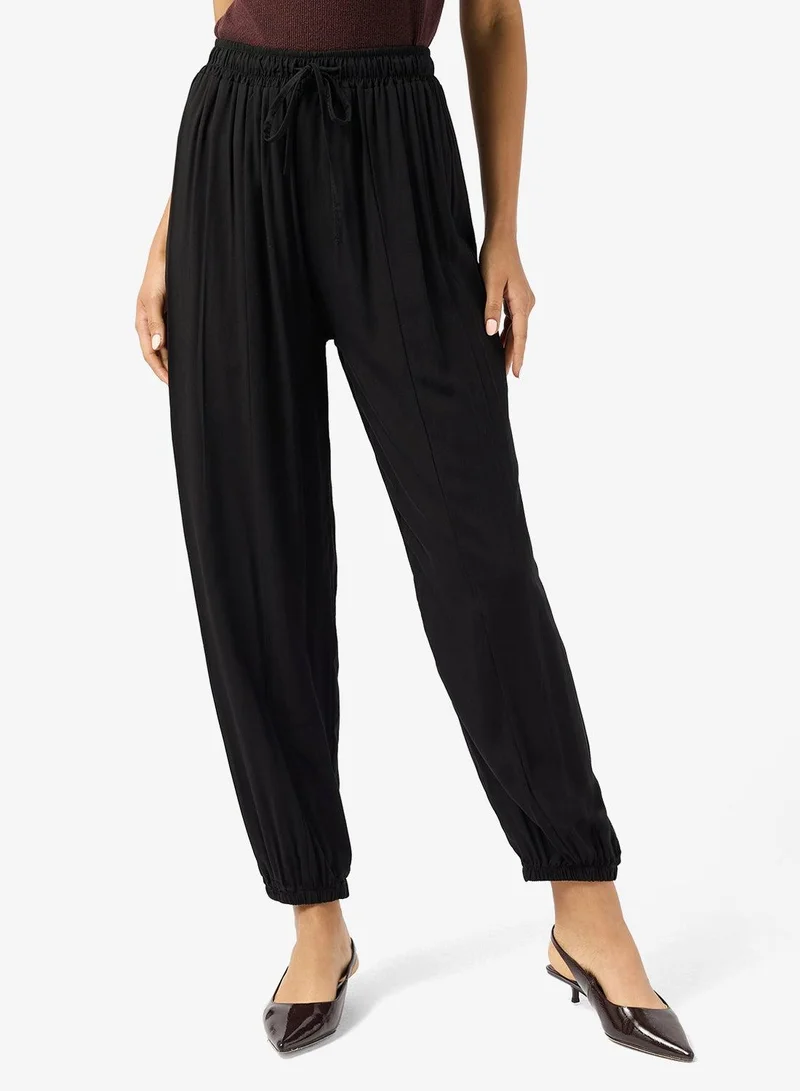 Ginger Comfort Fit Pleated Yoga Pants