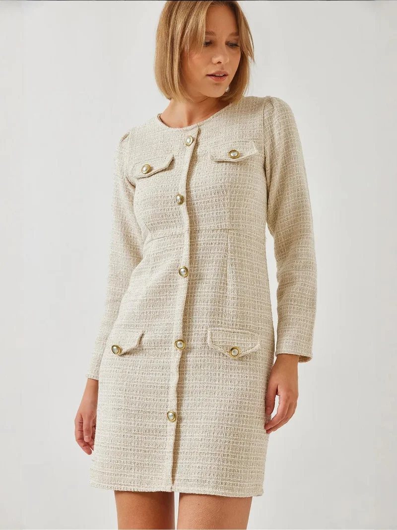 بيانكو لوتشي فستان قصير تويد  بأزرار وجيب ورقبة دائرية