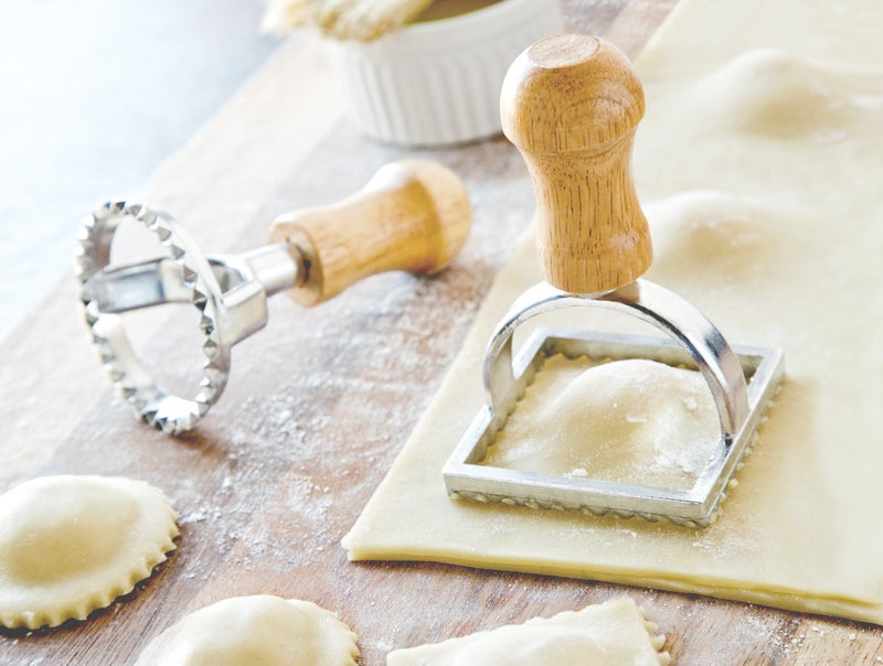 Fox Run 57670 Ravioli Cutter Stamps, Round & Square, Set of 2 , 2.75 x 4.75 x 5.75 inches - Image 2