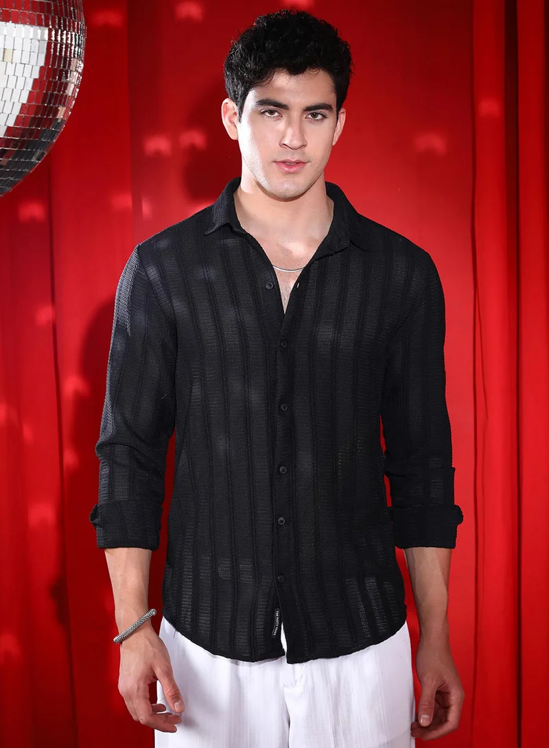 Campus Sutra Campus Sutra Men's Onyx Black Wicker-Tactile Shirt For Casual Wear | Spread Collar | Long Cuffed Sleeves | Button Closure | Shirt Crafted With Comfort Fit For Everyday Wear
