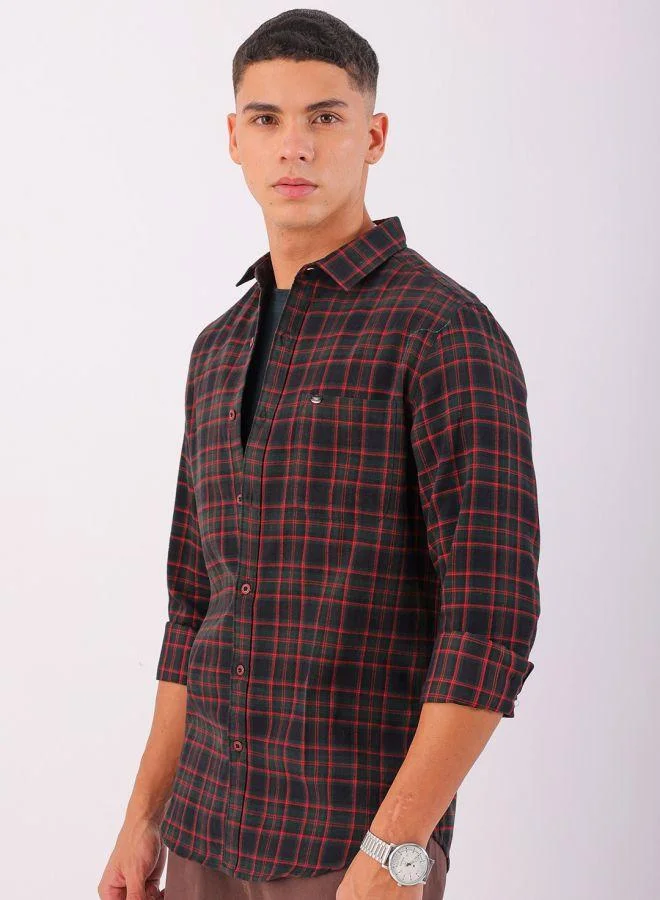 The Indian Garage Co Men Slim Fit Checkered Full Sleeves Cutaway Collar Casual Shirt