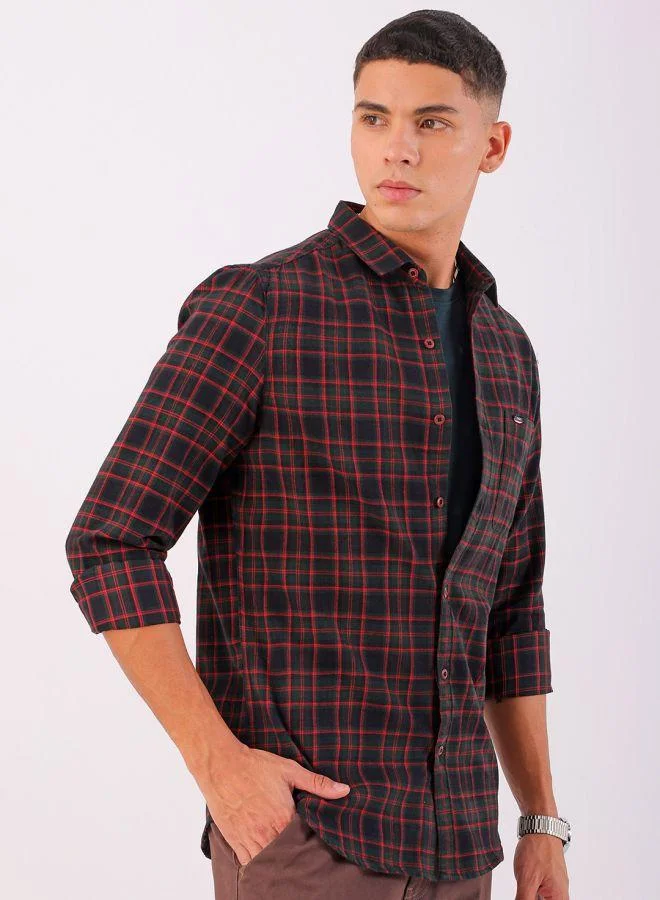 The Indian Garage Co Men Slim Fit Checkered Full Sleeves Cutaway Collar Casual Shirt