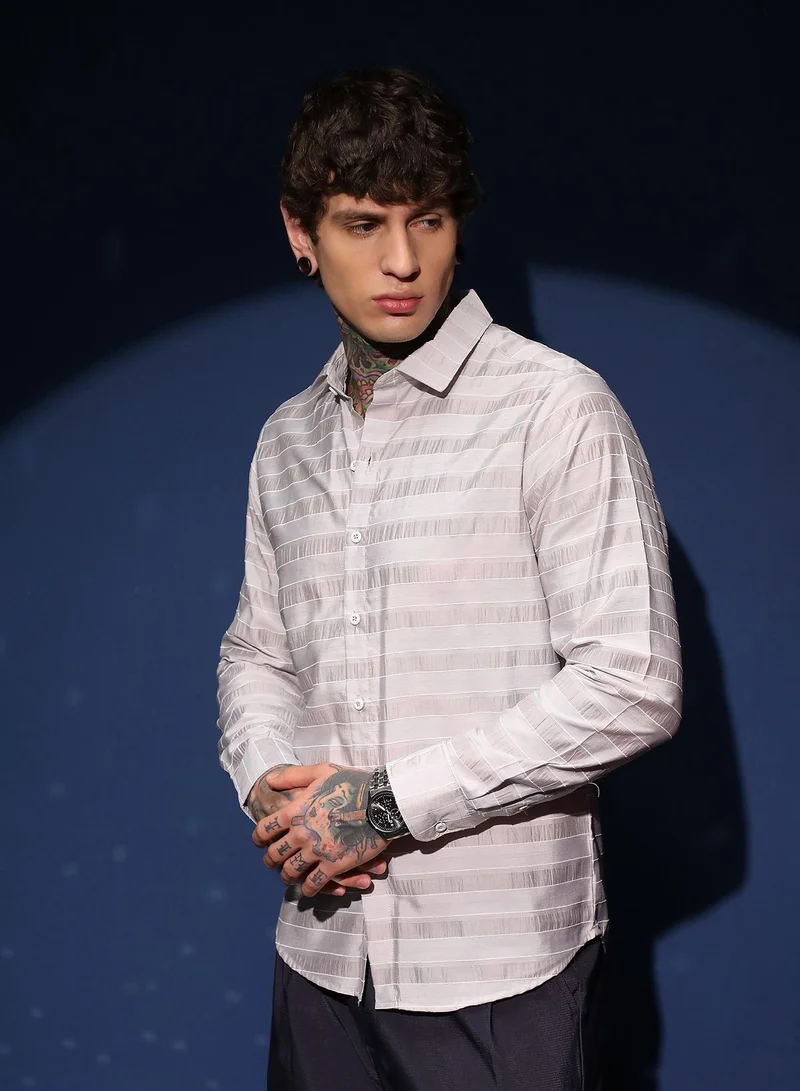 كامبوس سوترا قميص رجالي مخطط باللون الأبيض العاجي للاستخدام اليومي