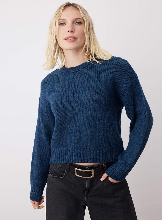 trendyol Blue Wide Fit Soft Textured Basic Knitwear Sweater TWOAW23KZ00185 - Image 2