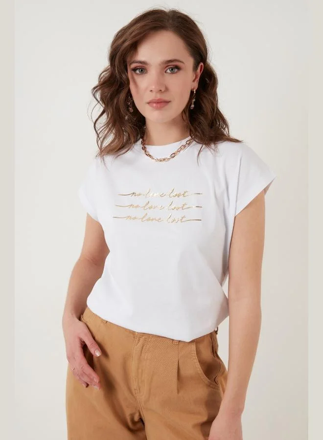 ليلا تيشيرت قطن % برقبة دائرية بطبعة ليلى للنساء