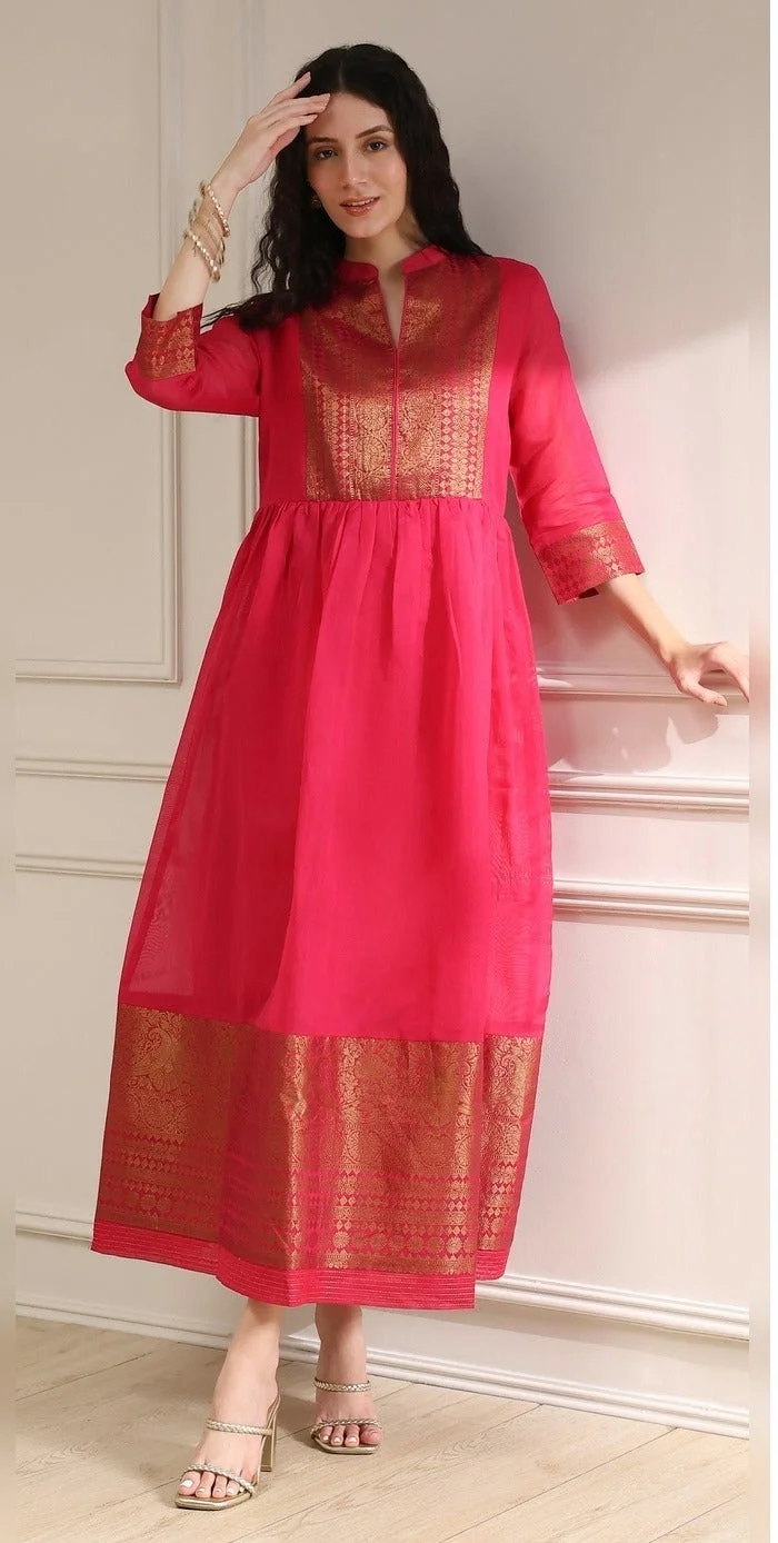 Women Fuchsia Yarn-Dyed Flared Kurta