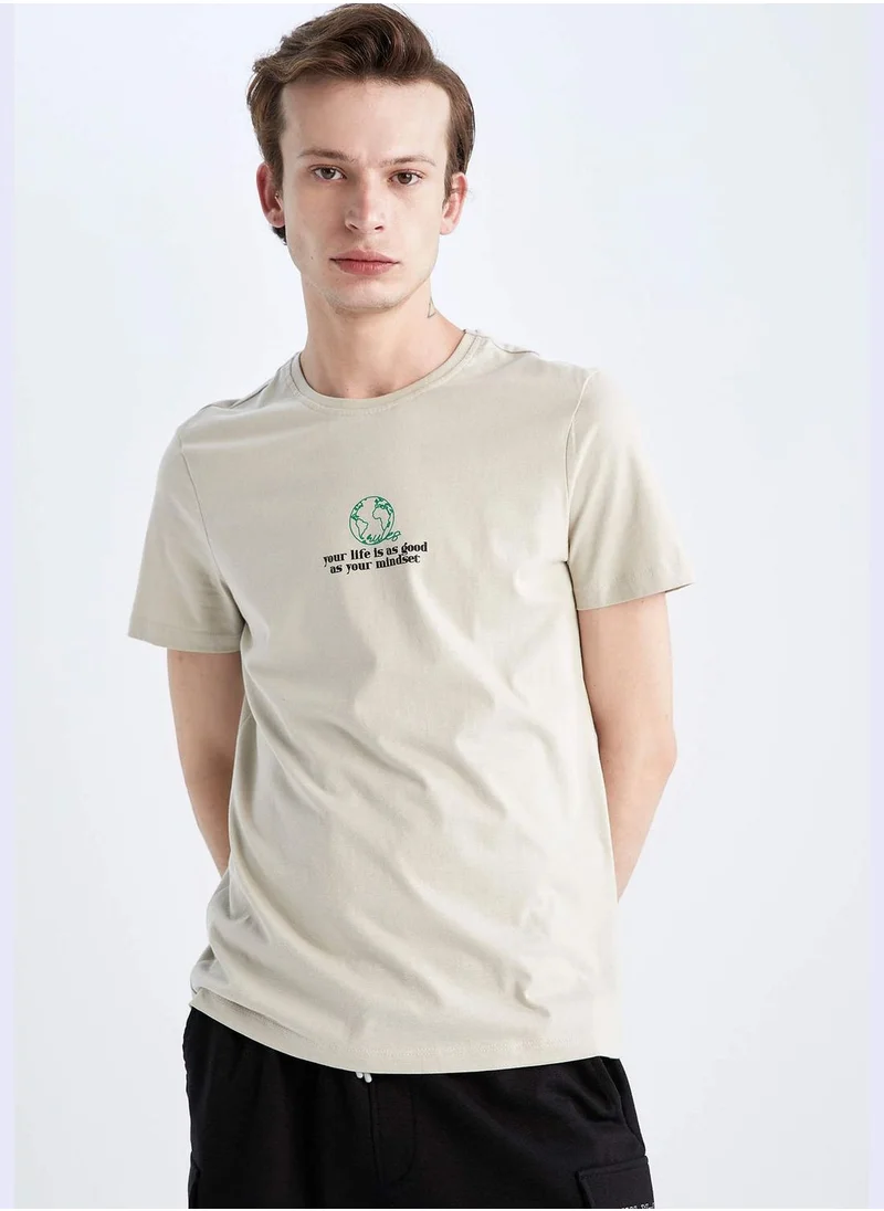 ديفاكتو Man Slim Fit Crew Neck Short Sleeve T-Shirt