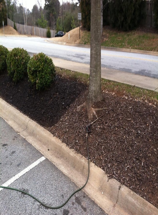 إنفيرو كولور صبغة نشارة سوداء من إنفيروكلر | 32 أونصة تكفي لمعالجة 2400 قدم مربع من النشارة، صبغة نشارة سوداء لتنسيق الحدائق، طلاء نشارة أسود لأحواض الزهور، صبغة نشارة خشبية، طلاء نشارة دائم - Image 5