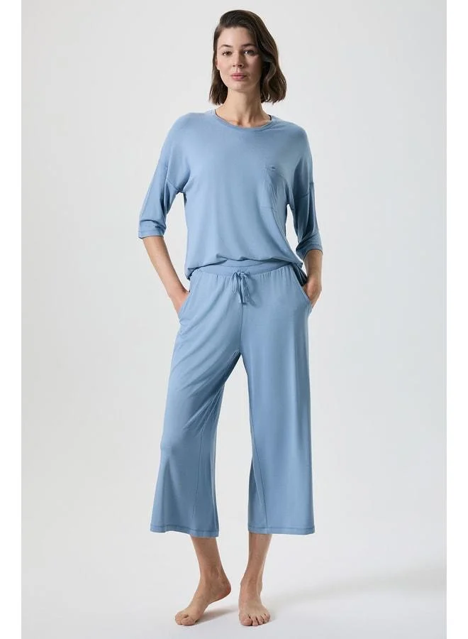 Penye Mood Relaxed-fit crew neck capri set.