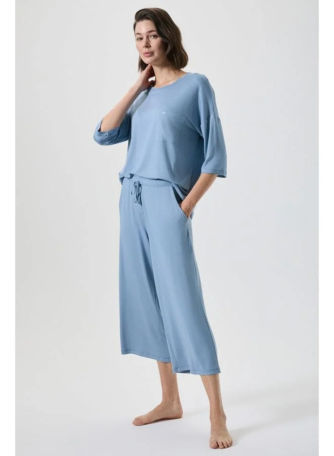 Penye Mood Relaxed-fit crew neck capri set.