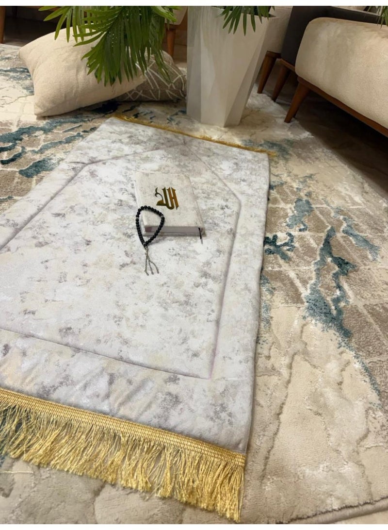 طقم مصلية ومصحف وسبحة مبطن – خامة فاخرة بإسفنج طبي عالي الكثافة 2.2 سم - Image 1